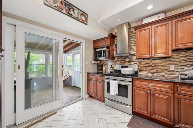 572 Benjamin Road, North Babylon, NY 11703