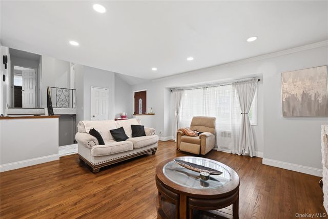 572 Benjamin Road, North Babylon, NY 11703