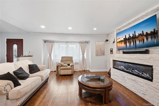 572 Benjamin Road, North Babylon, NY 11703