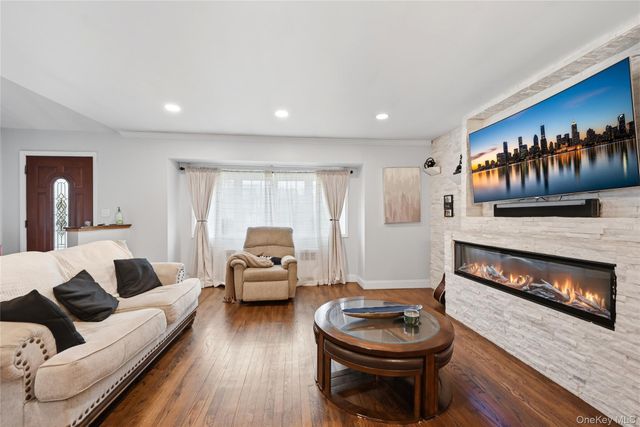 572 Benjamin Road, North Babylon, NY 11703