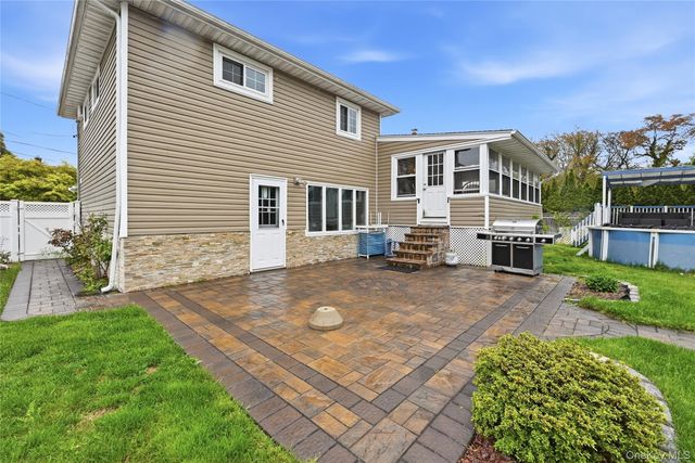 572 Benjamin Road, North Babylon, NY 11703