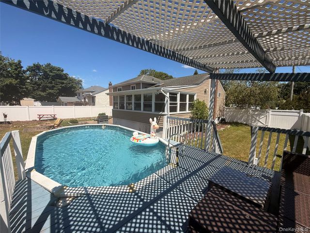 572 Benjamin Road, North Babylon, NY 11703