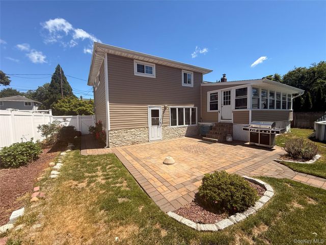 572 Benjamin Road, North Babylon, NY 11703