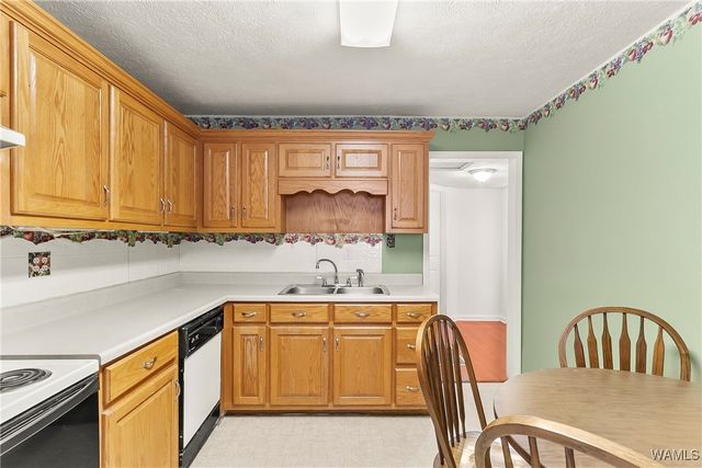 709 1st N, Reform, AL 35481