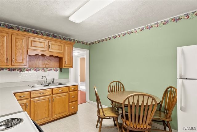 709 1st N, Reform, AL 35481