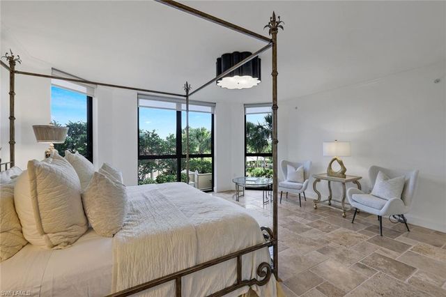 6597 Nicholas BLVD 306, Naples, FL 34108