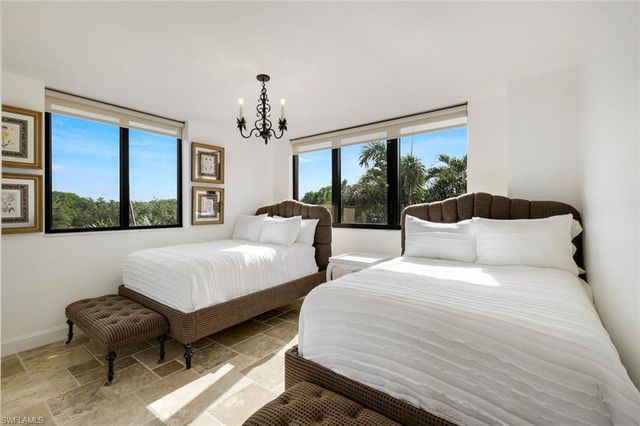 6597 Nicholas BLVD 306, Naples, FL 34108