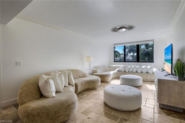 6597 Nicholas BLVD 306, Naples, FL 34108