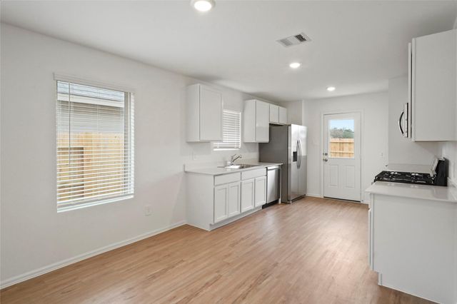 1440 Las Cuevas Drive, Conroe, TX 77301