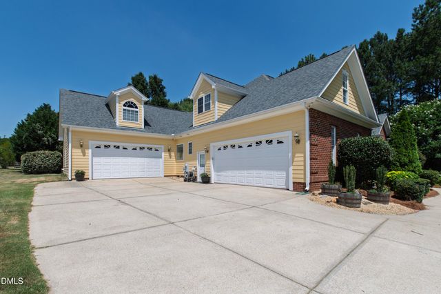 1305 Brookhill Drive, Clayton, NC 27520