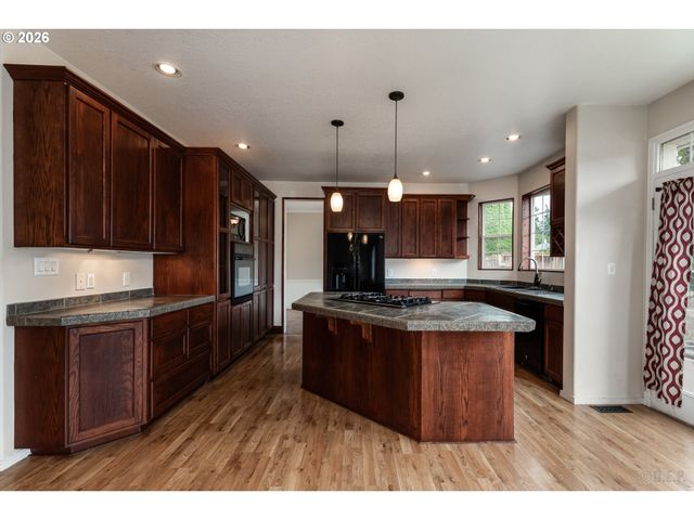 59992 RIDGEWAY Loop, St Helens, OR 97051