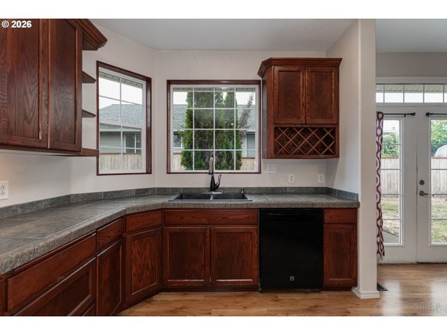 59992 RIDGEWAY Loop, St Helens, OR 97051