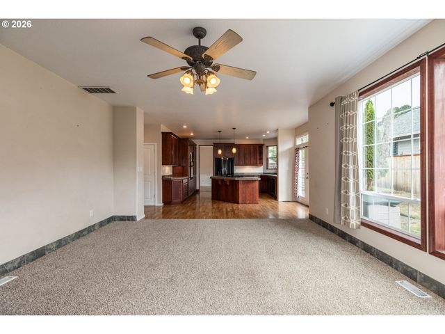 59992 RIDGEWAY Loop, St Helens, OR 97051