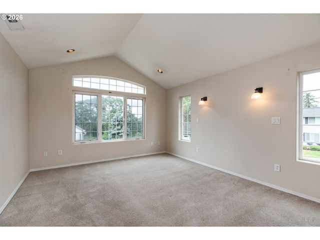 59992 RIDGEWAY Loop, St Helens, OR 97051