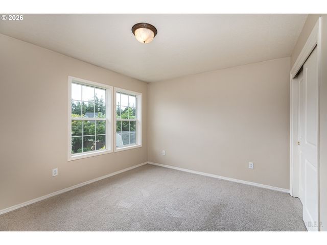 59992 RIDGEWAY Loop, St Helens, OR 97051