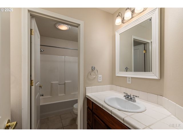 59992 RIDGEWAY Loop, St Helens, OR 97051