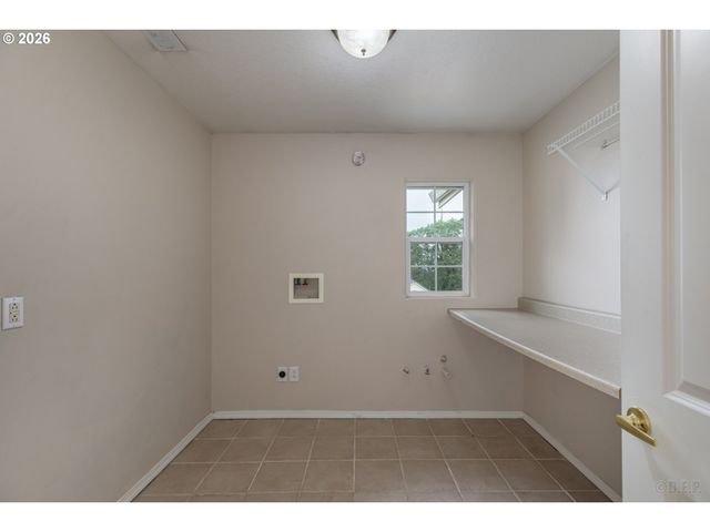 59992 RIDGEWAY Loop, St Helens, OR 97051