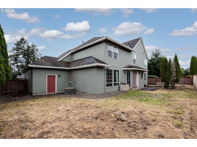 59992 RIDGEWAY Loop, St Helens, OR 97051