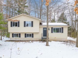 2937 Artist Avenue, Interlochen, MI 49643