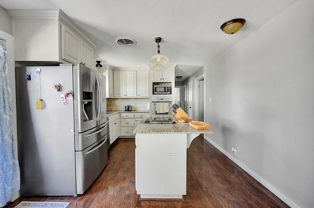 5011 E County Rd 130, Midland, TX 79706