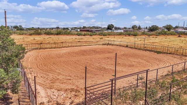 5011 E County Rd 130, Midland, TX 79706