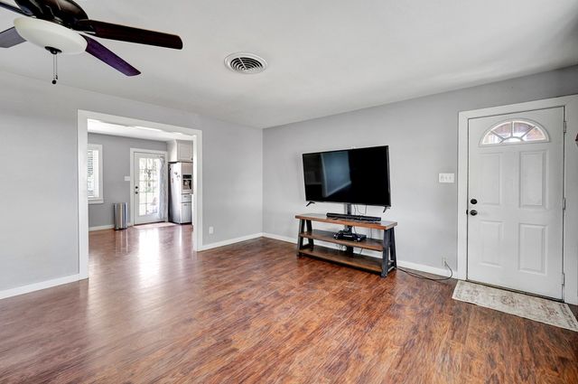 5011 E County Rd 130, Midland, TX 79706