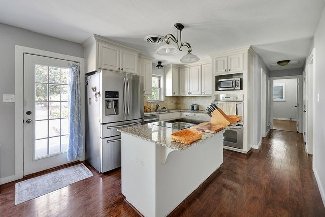 5011 E County Rd 130, Midland, TX 79706