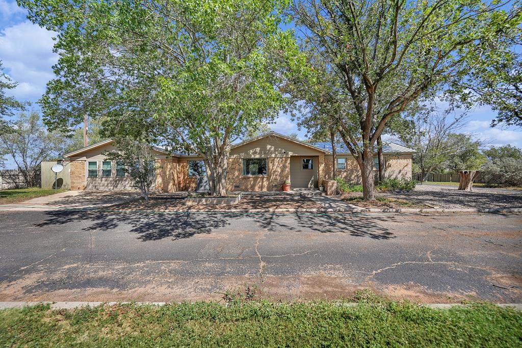 5011 E County Rd 130, Midland, TX 79706