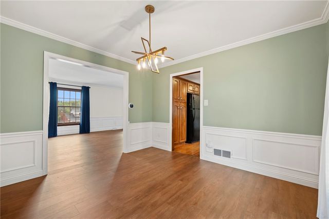 6663 Chapel Dr, Bethel Park, PA 15102
