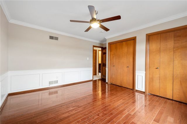 6663 Chapel Dr, Bethel Park, PA 15102