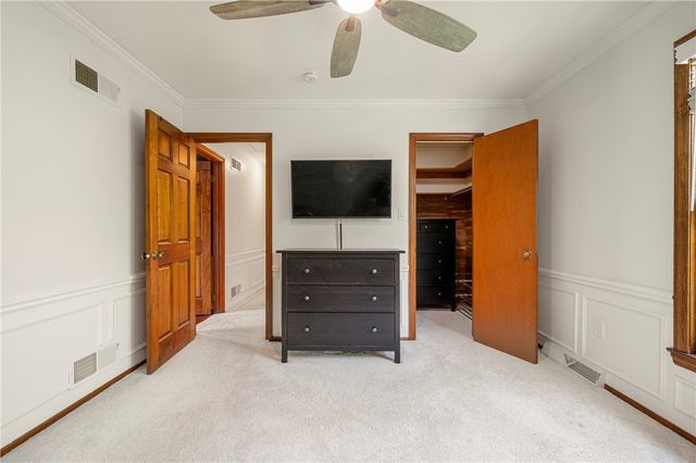 6663 Chapel Dr, Bethel Park, PA 15102