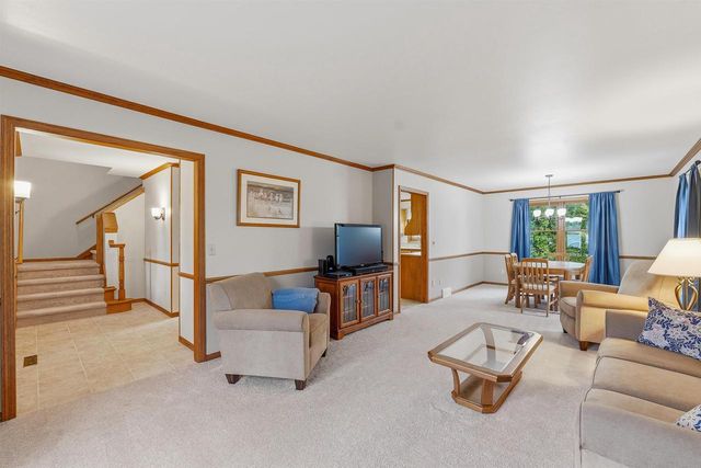 1630 MARICOPA DRIVE, Oshkosh, WI 54904