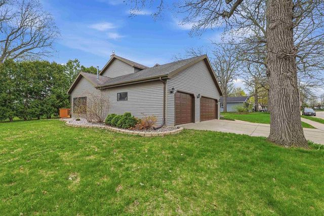 1630 MARICOPA DRIVE, Oshkosh, WI 54904