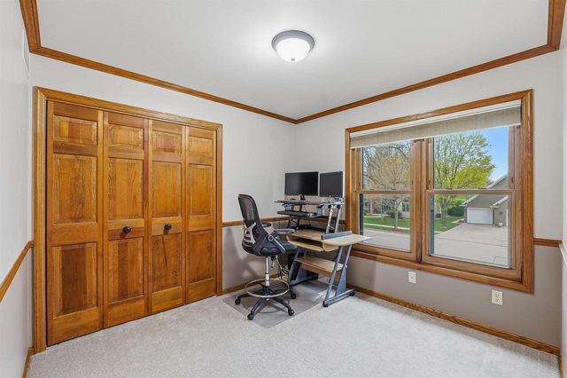 1630 MARICOPA DRIVE, Oshkosh, WI 54904