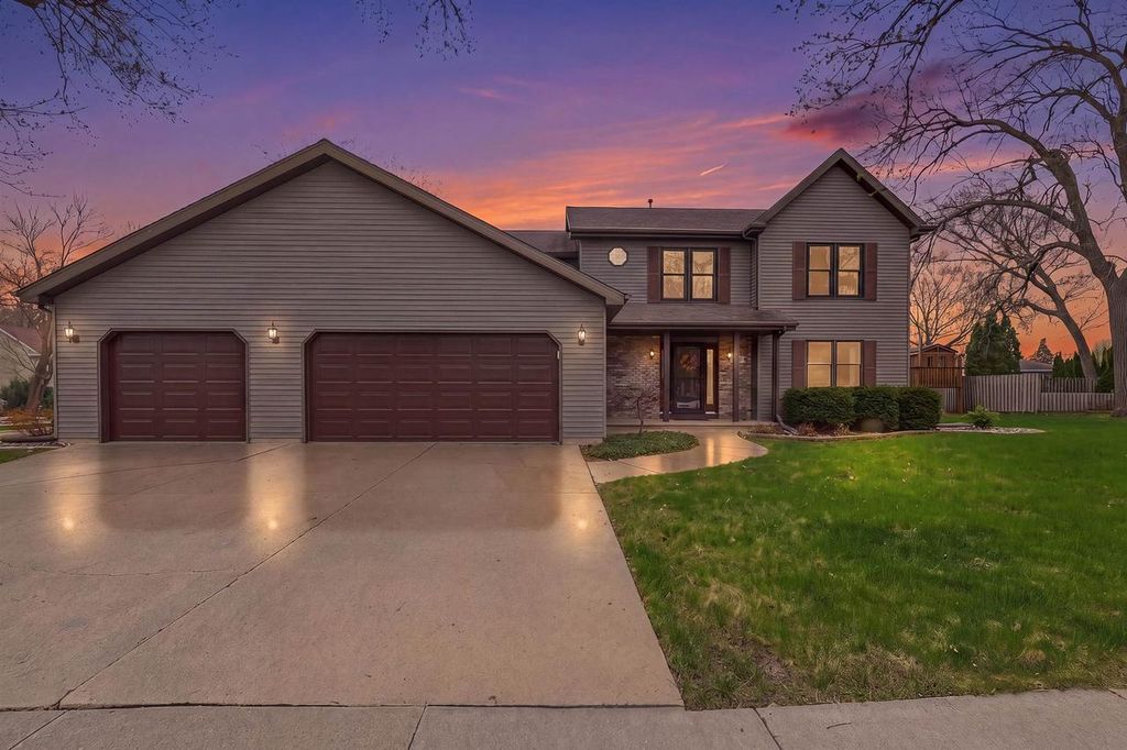 1630 MARICOPA DRIVE, Oshkosh, WI 54904