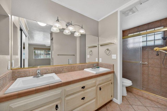 3291 E Los Altos Avenue, Fresno, CA 93710