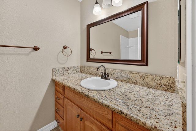 3291 E Los Altos Avenue, Fresno, CA 93710