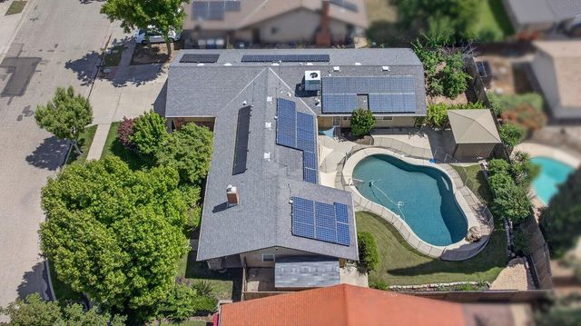 3291 E Los Altos Avenue, Fresno, CA 93710