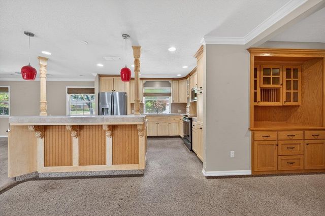 3291 E Los Altos Avenue, Fresno, CA 93710