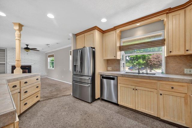 3291 E Los Altos Avenue, Fresno, CA 93710