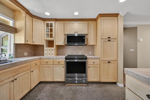 3291 E Los Altos Avenue, Fresno, CA 93710