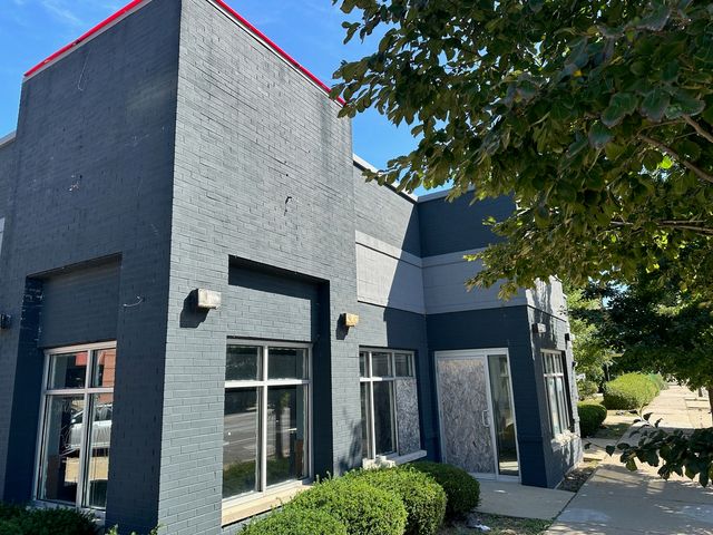 8307 S South Chicago Avenue, Chicago, IL 60617