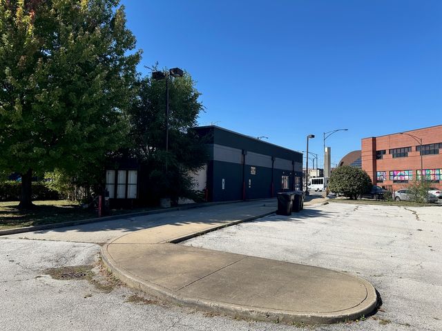 8307 S South Chicago Avenue, Chicago, IL 60617