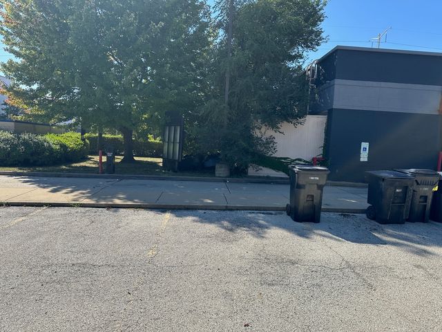 8307 S South Chicago Avenue, Chicago, IL 60617