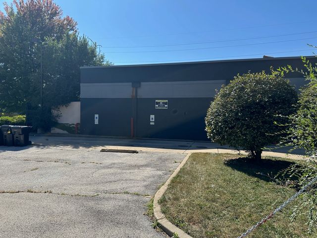 8307 S South Chicago Avenue, Chicago, IL 60617