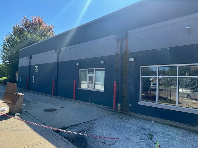 8307 S South Chicago Avenue, Chicago, IL 60617