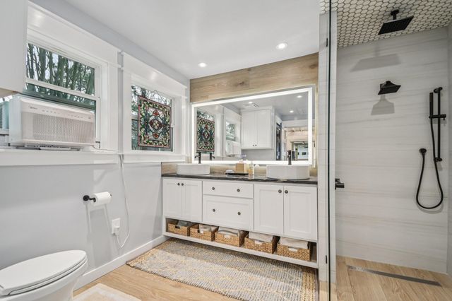 902 Turney ST, Smithville, TX 78957