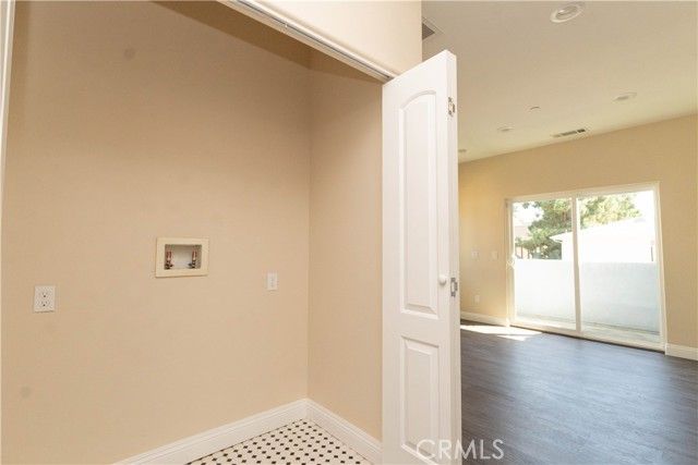 9246 Cedros 6, Panorama City (los Angeles), CA 91402