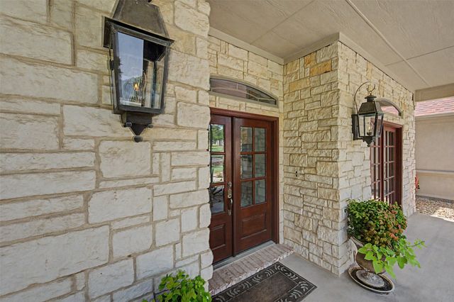 1529 Cypress Bend Drive, Cedar Hill, TX 75104