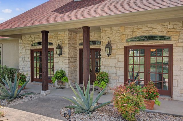 1529 Cypress Bend Drive, Cedar Hill, TX 75104